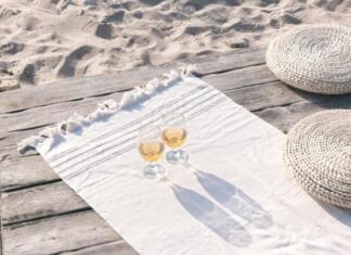 Essential Tips for a Romantic Beach Date