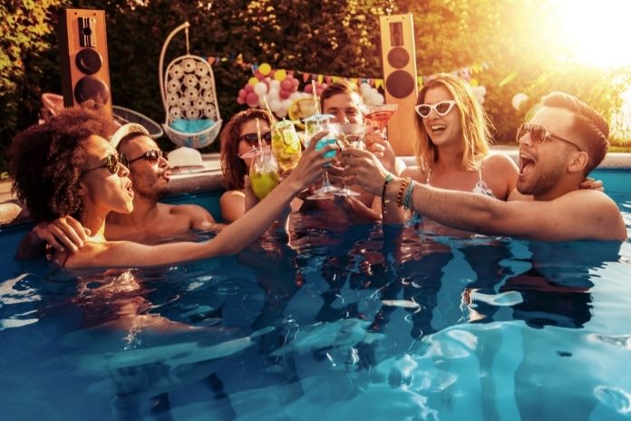 How To Incorporate Your Pool Into Your Parties