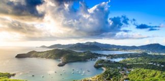 The Best Reasons To Live on a Caribbean Island