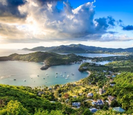 The Best Reasons To Live on a Caribbean Island