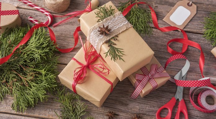 Deck the Halls with Eco-Friendly Cheer: A Guide to Thoughtful Holiday Fun